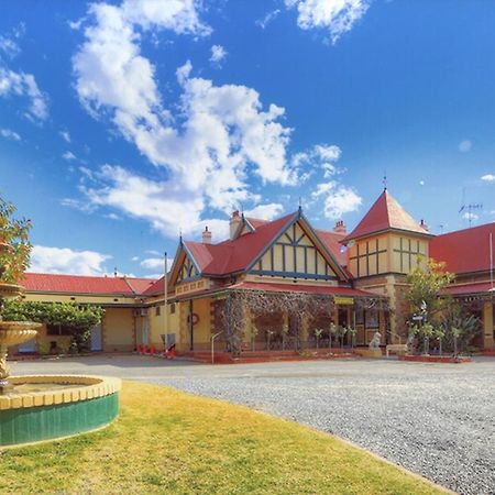 The Lodge Outback Motel Броукън Хил Екстериор снимка