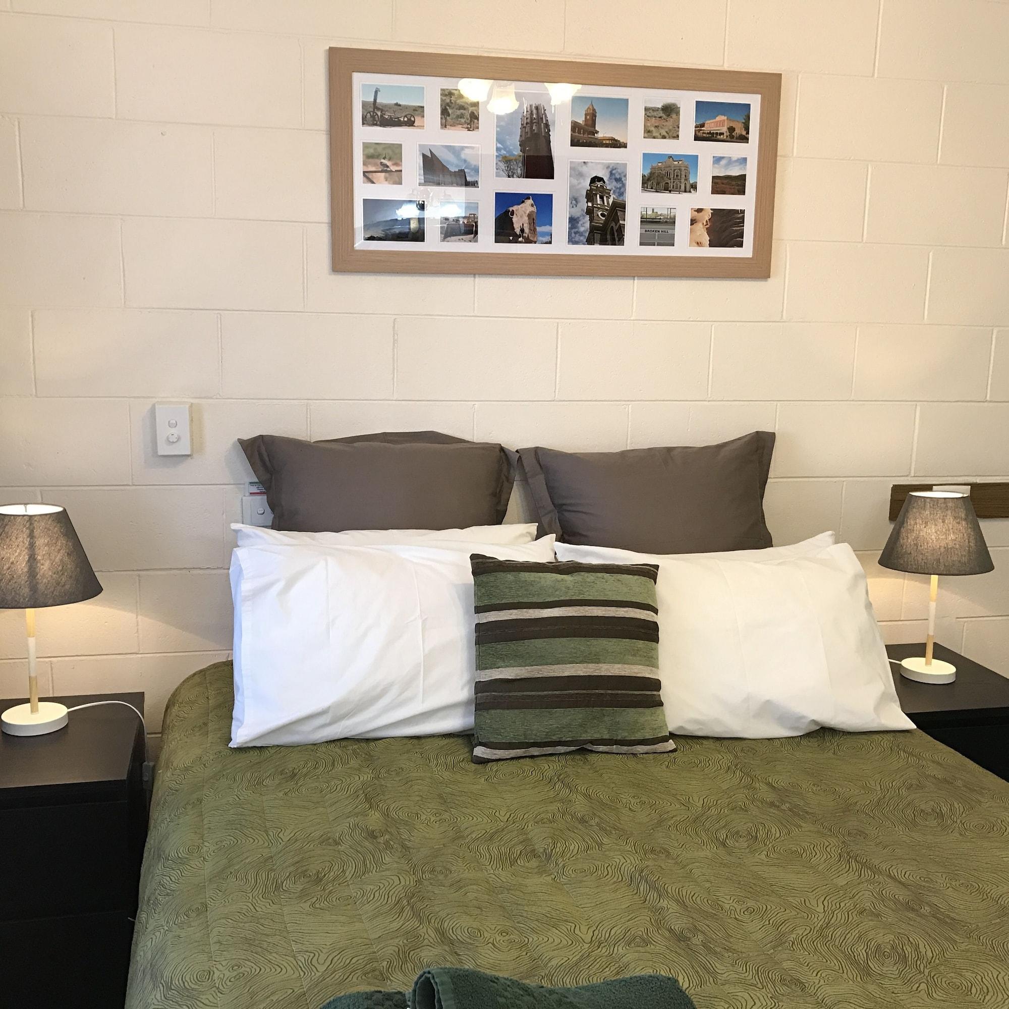 The Lodge Outback Motel Броукън Хил Екстериор снимка