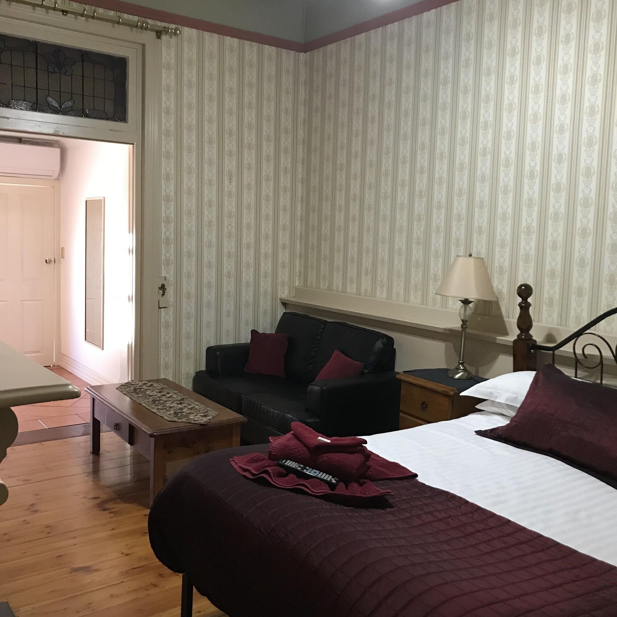 The Lodge Outback Motel Броукън Хил Екстериор снимка