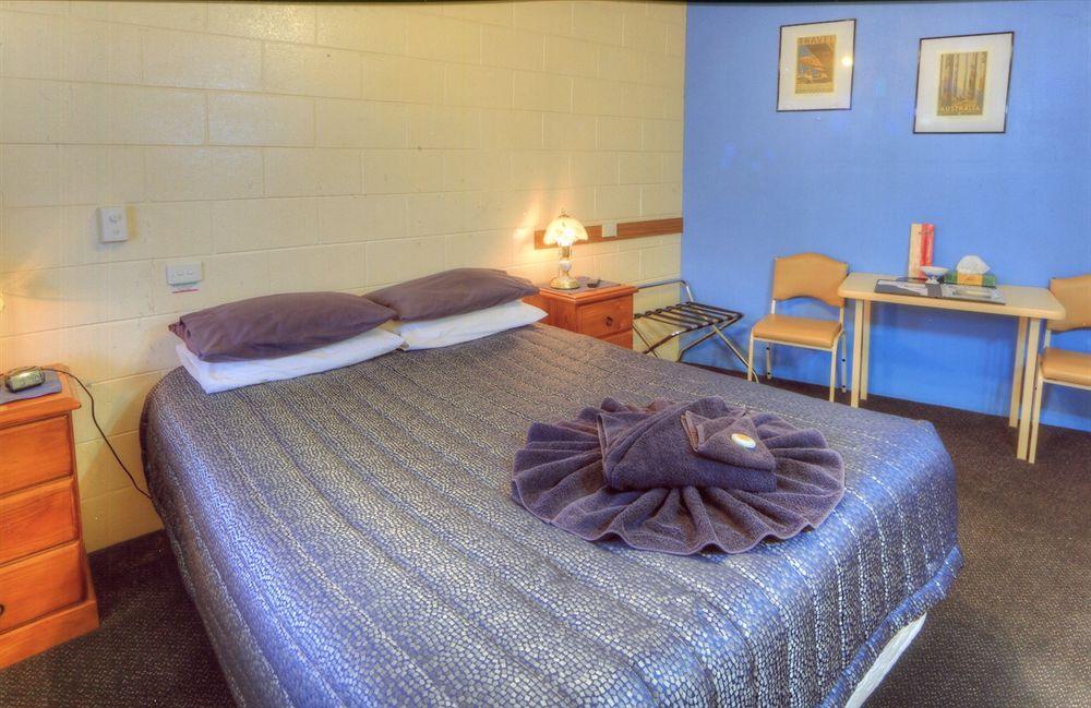 The Lodge Outback Motel Броукън Хил Екстериор снимка