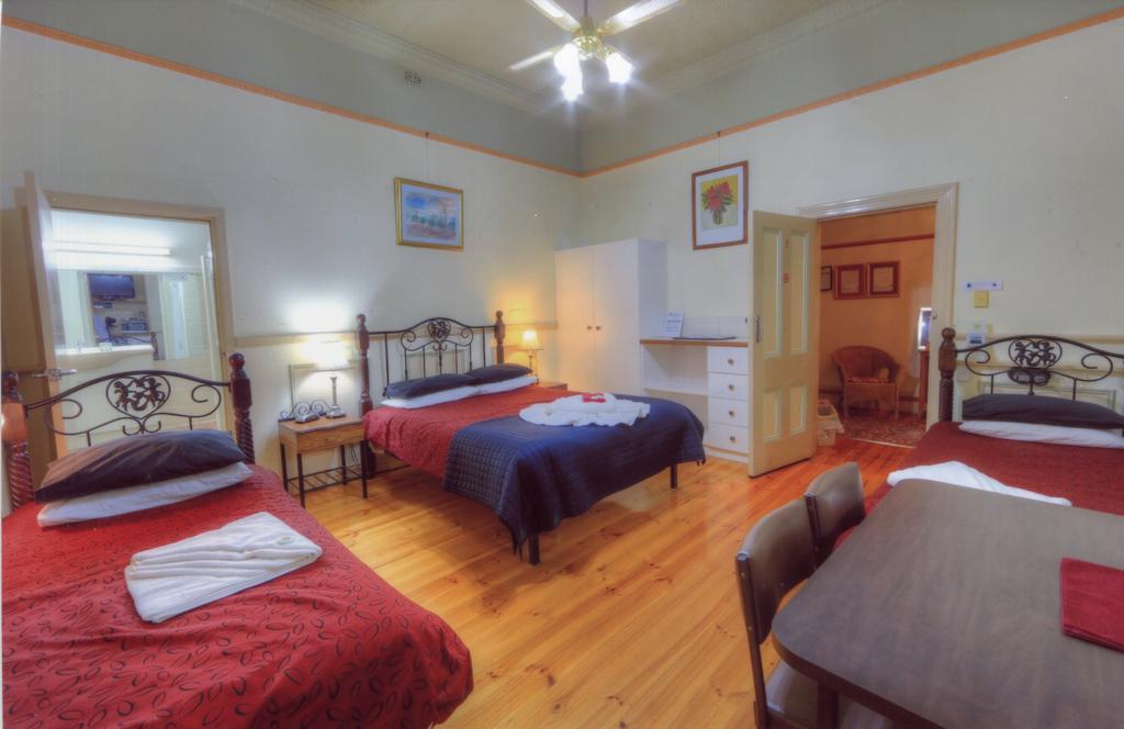 The Lodge Outback Motel Броукън Хил Екстериор снимка
