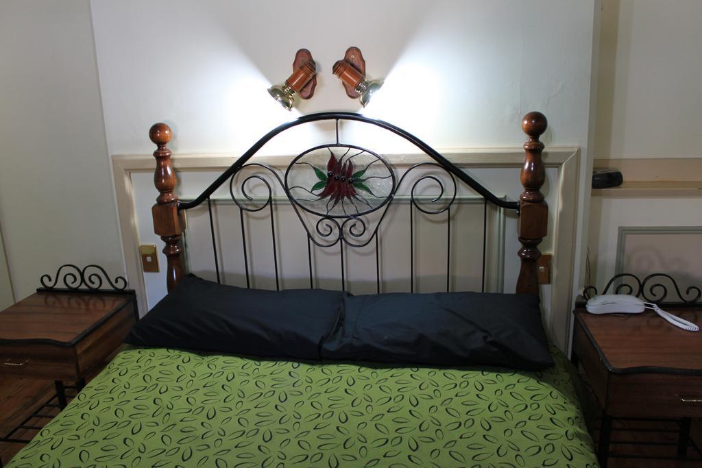 The Lodge Outback Motel Броукън Хил Екстериор снимка