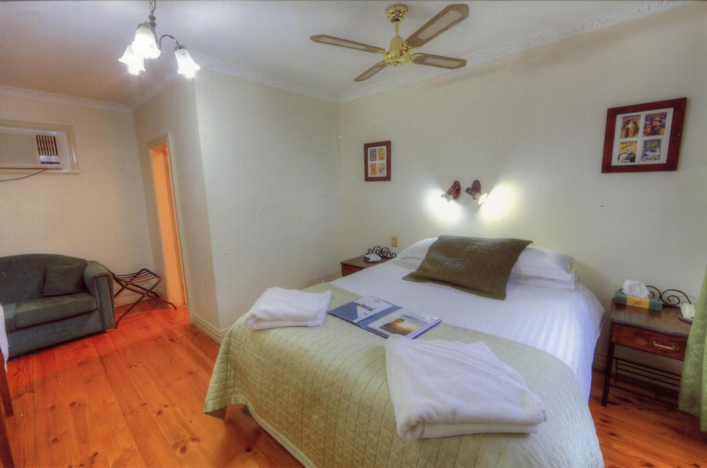 The Lodge Outback Motel Броукън Хил Екстериор снимка