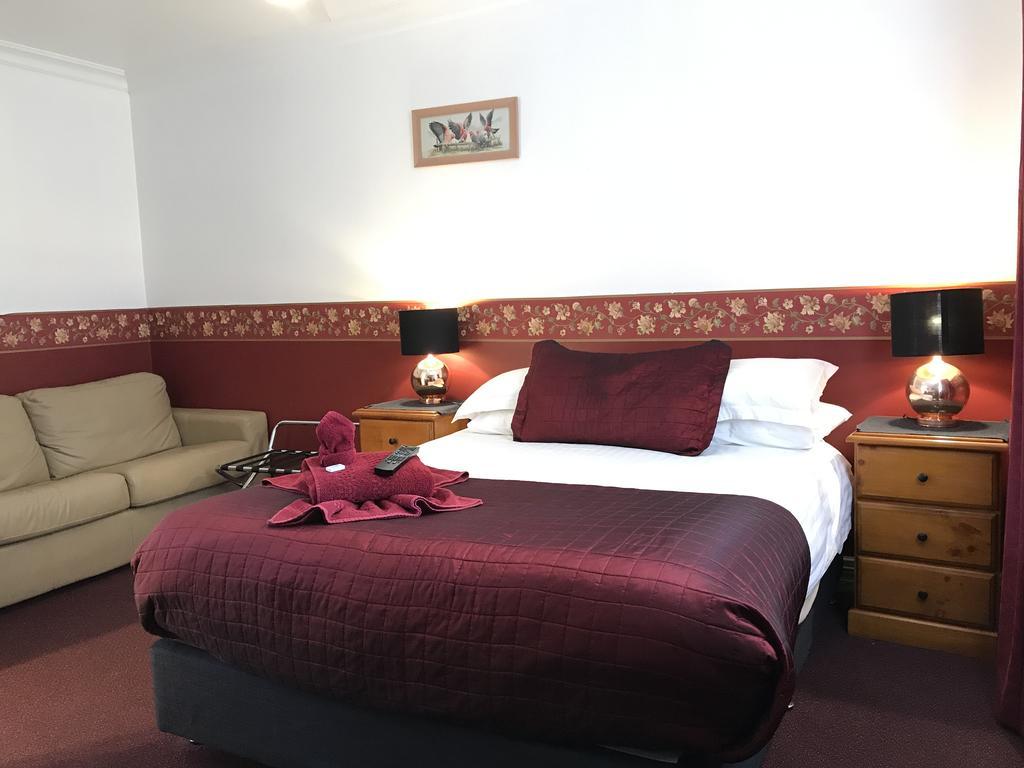 The Lodge Outback Motel Броукън Хил Екстериор снимка