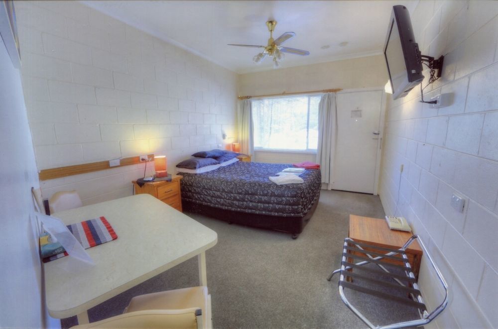 The Lodge Outback Motel Броукън Хил Екстериор снимка