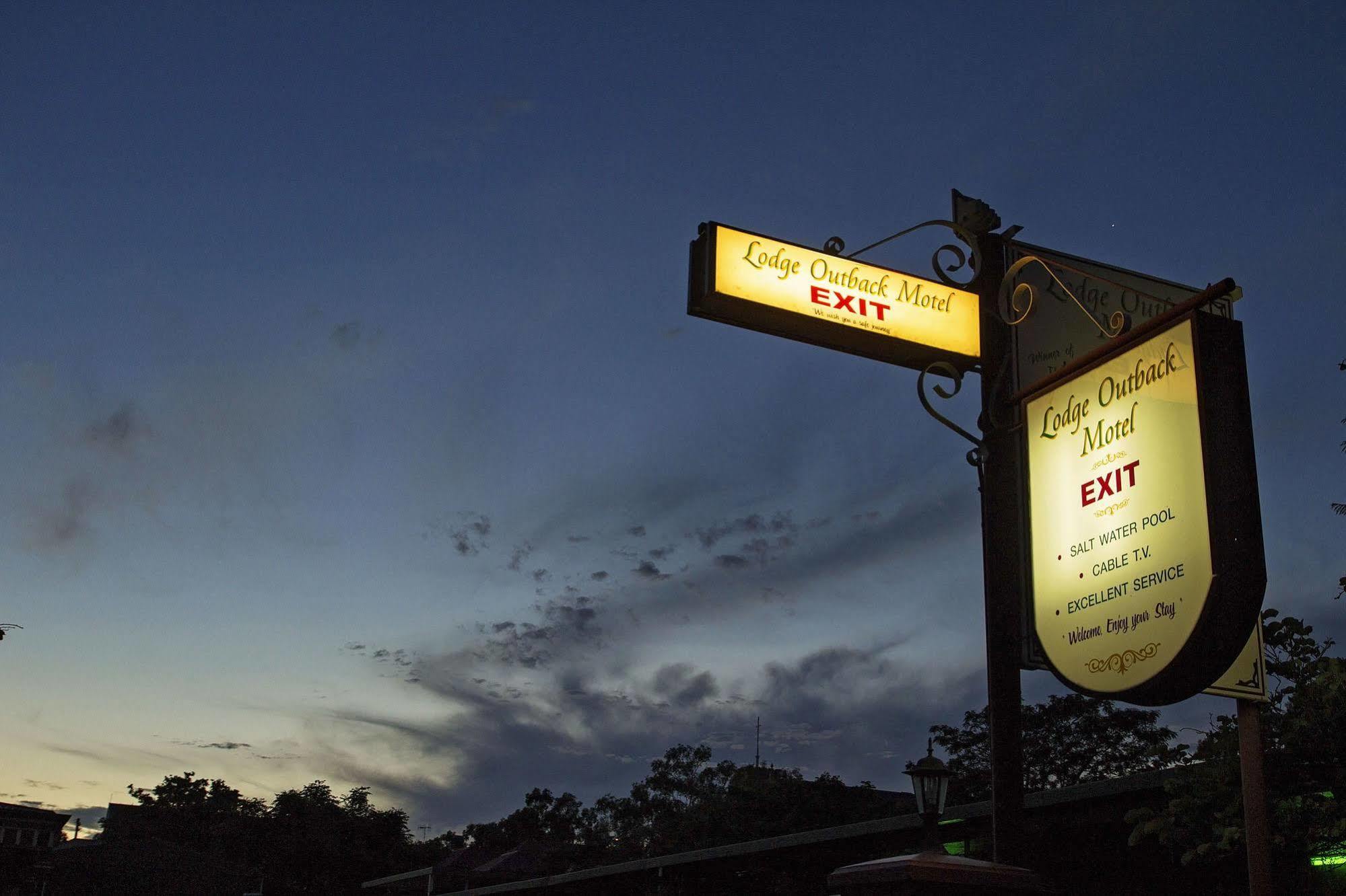 The Lodge Outback Motel Броукън Хил Екстериор снимка