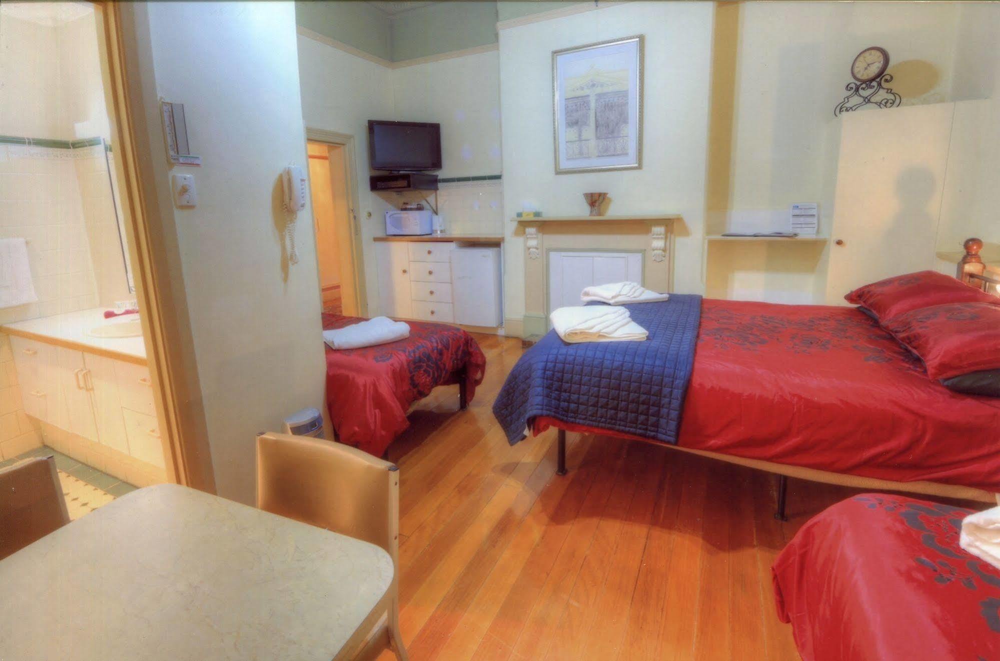 The Lodge Outback Motel Броукън Хил Екстериор снимка