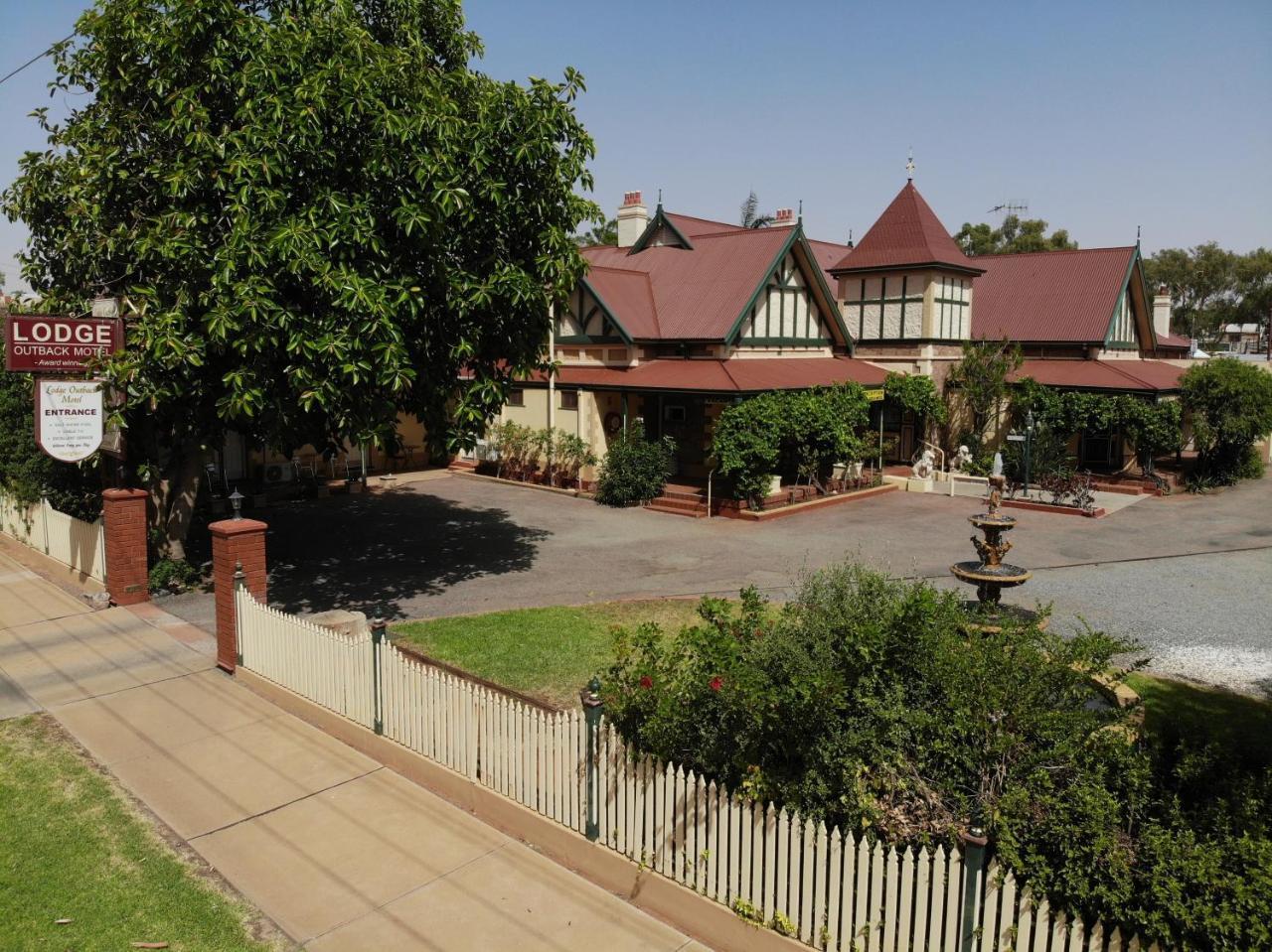 The Lodge Outback Motel Броукън Хил Екстериор снимка