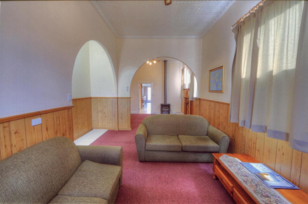 The Lodge Outback Motel Броукън Хил Екстериор снимка