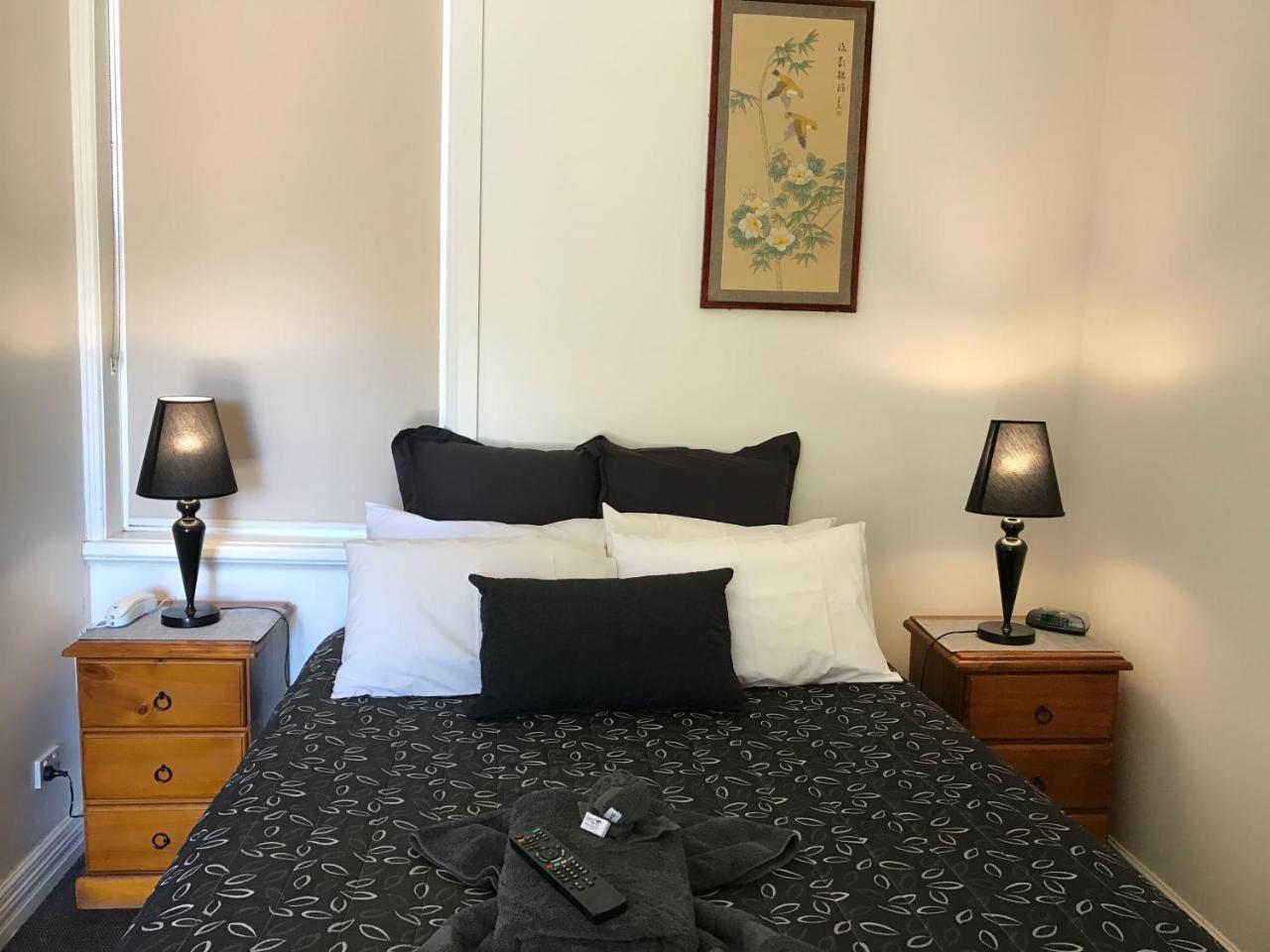 The Lodge Outback Motel Броукън Хил Екстериор снимка
